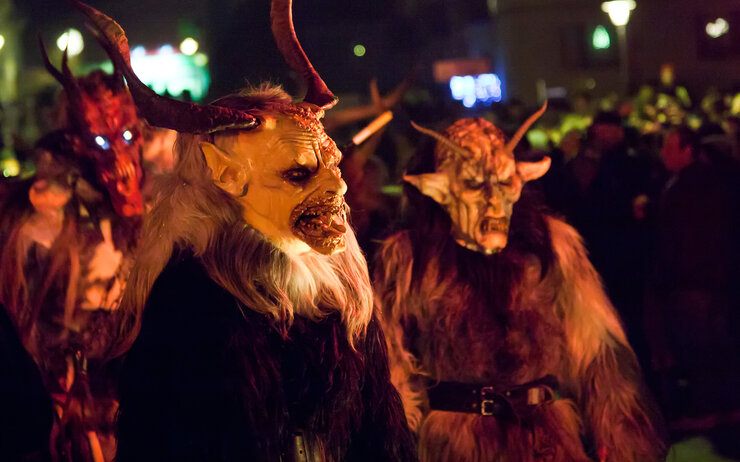 Krampusse bei einem Krampuslauf