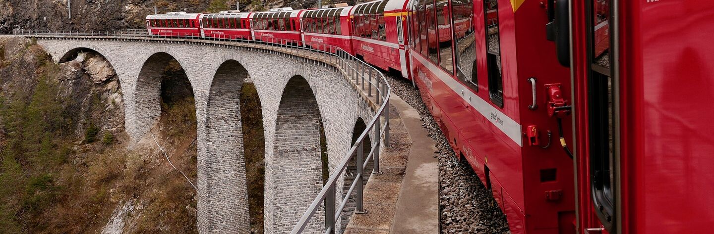 Legendäre Züge der Schweiz Bernina Express.jpg ÖAMTC REISEN