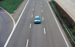 Mittelspurfahrer - Rechtsfahrgebot