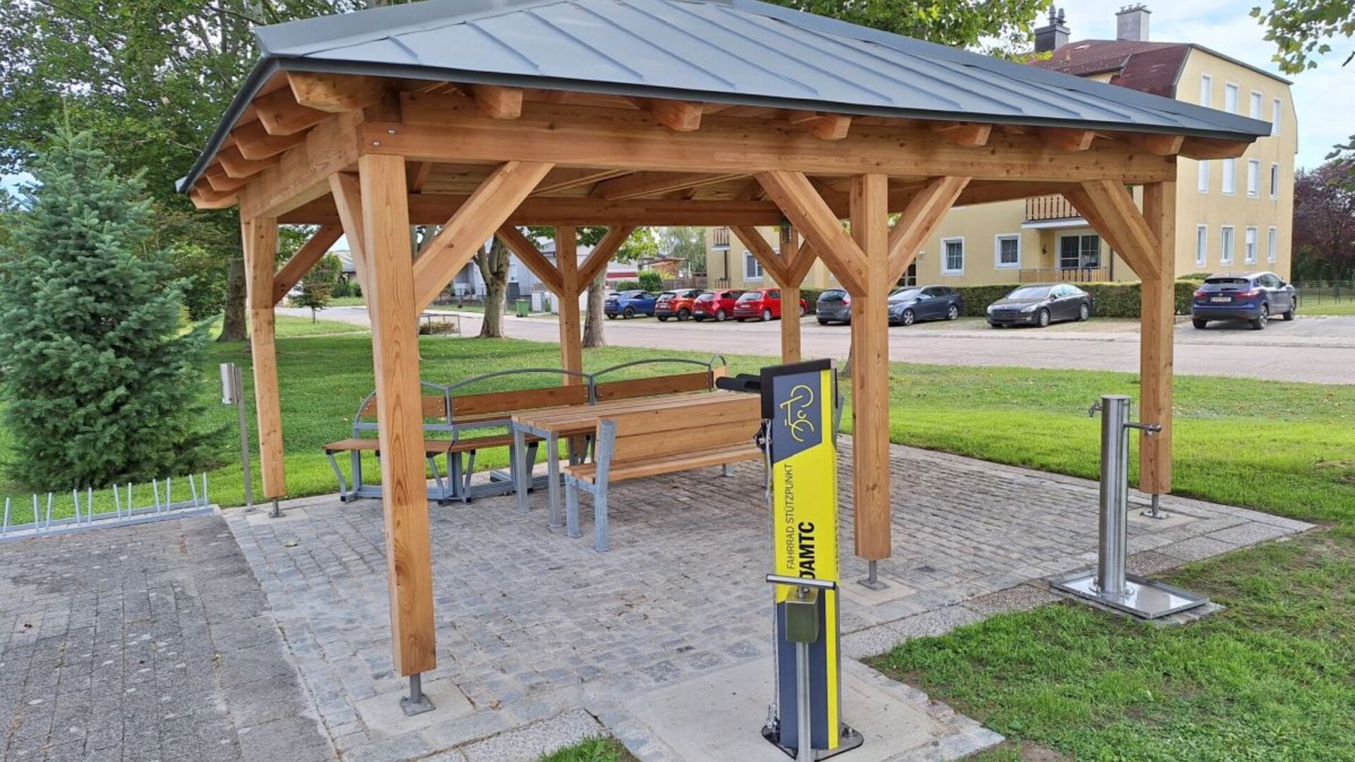 ÖAMTC Stützpunkt - Fahrrad-Station Neusiedl an der Zaya (Radlrast / Hauptplatz)