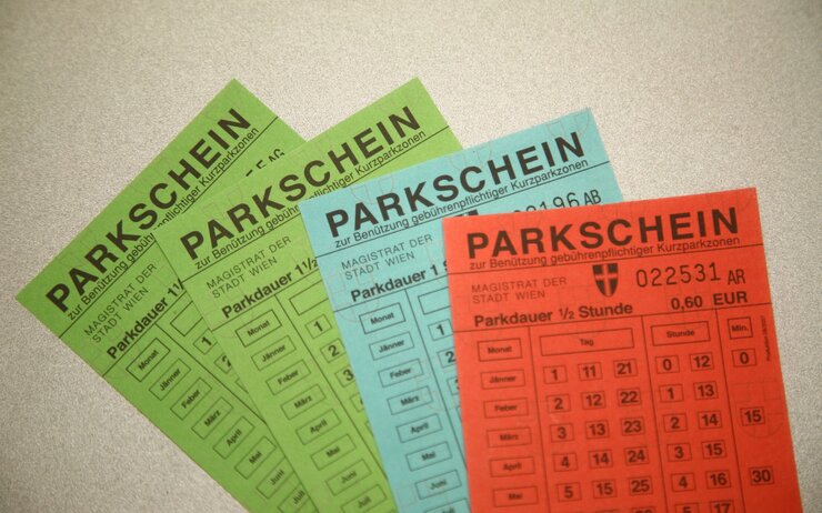 verschiedene Parkscheine sind aufgefächert