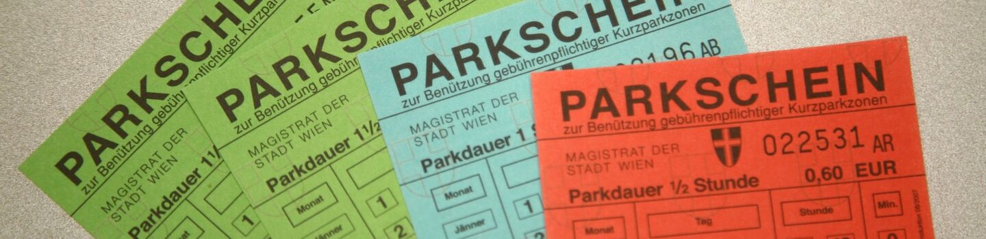 verschiedene Parkscheine sind aufgefächert