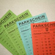 verschiedene Parkscheine sind aufgefächert