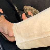 Mit FlipFlops kann man schnell vom Pedal rutschen