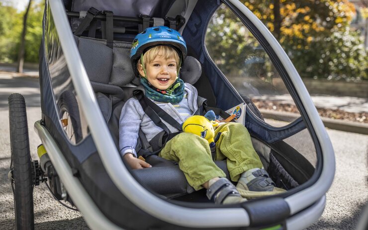 Egal ob Kindersitz, Anhänger oder Lastenfahrrad – bei jedem System gilt die Helmpflicht für Kinder bis 12 Jahre. Oeamtc_Fahrrad(c) ÖAMTC Severin Wurnig.jpg ÖAMTC/Severin Wurnig