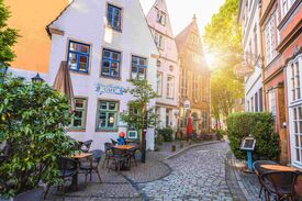 Kleiner Platz im Bremer Schnoorviertel mit alten Häusern