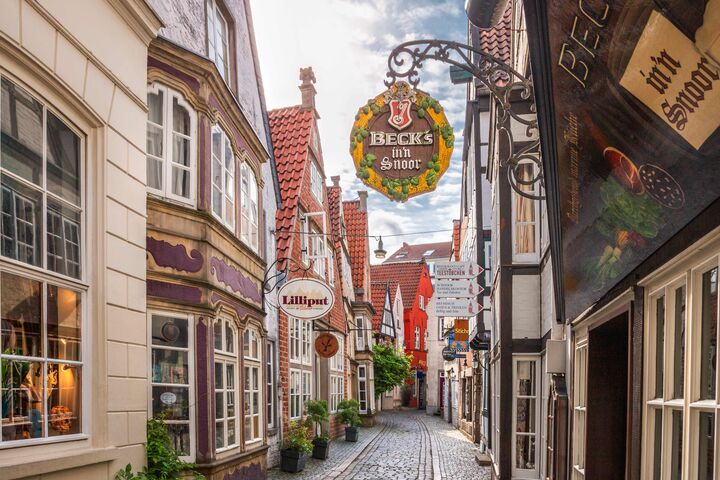 Kleine Gasse im Bremer Schnoorviertel mit alten Häusern