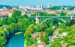 Panorama von Bern iStock.com / trabantos