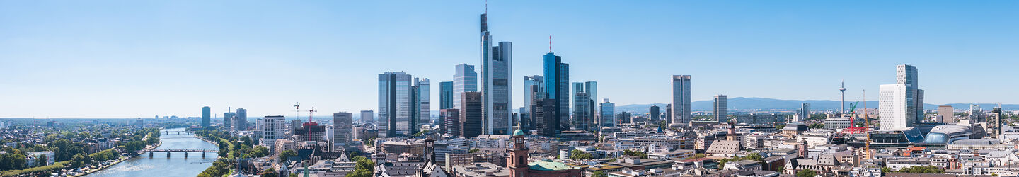 Skyline von Frankfurt iStock.com / rclassenlayouts