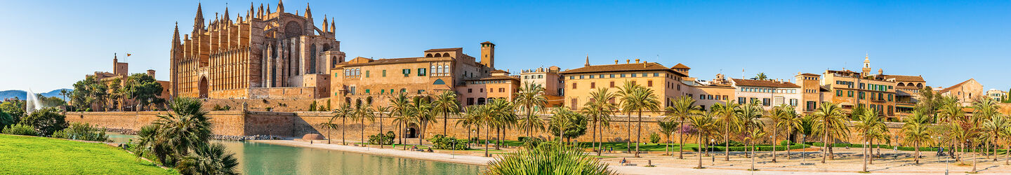 Blick auf die Kathedrale von Palma de Mallorca iStock.com / Alex