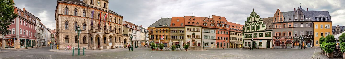 Alter Marktplatz in Weimar iStock.com / travelview