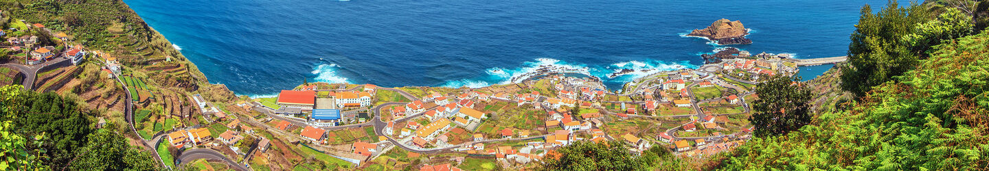 Porto Moniz auf Madeira iStock.com / Juergen Sack