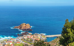 Porto Moniz auf Madeira iStock.com / Juergen Sack