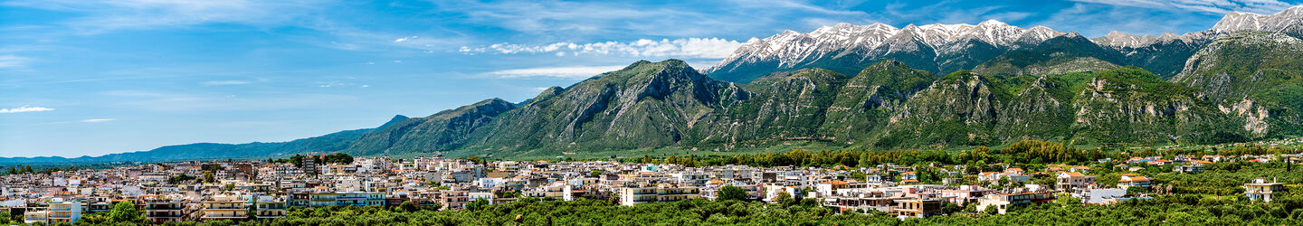 Panorama von Sparta mit Taygetos Bergen iStock.com / Leonid Andronov