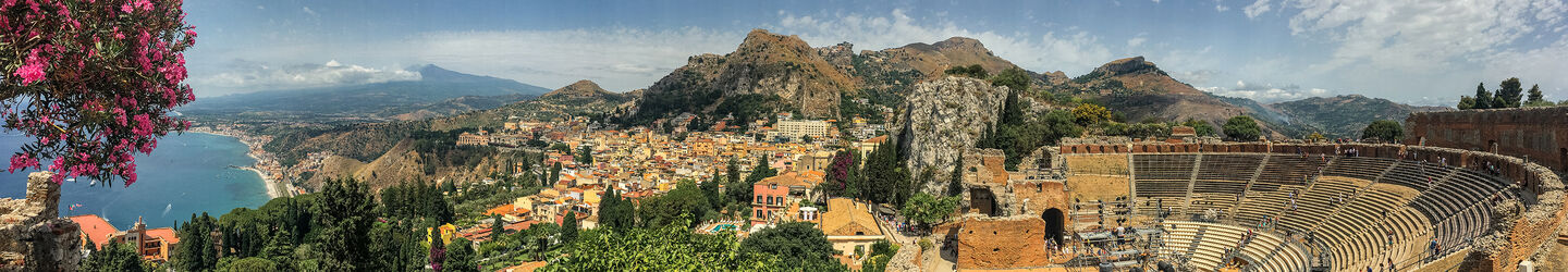 Blick auf Taormina iStock.com / Starcevic