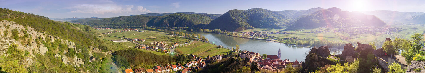 Blick auf Dürnstein in der Wachau iStock.com / Sergey_Fedoskin