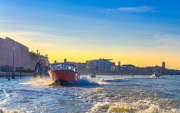 Motorboot in Venedig