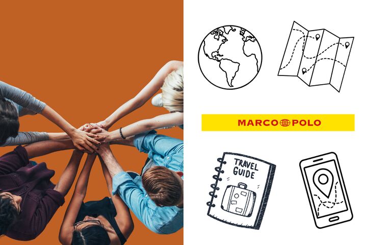 Draufsicht auf verschiedene Hände, die sich vor orangefarbenem Hintergrund zu einer Einheit formieren. Rechts befinden sich Symbole zum Thema Reisen: Globus, Karte, Reiseführer, Smartphone und „Marco Polo“ Schriftzug.