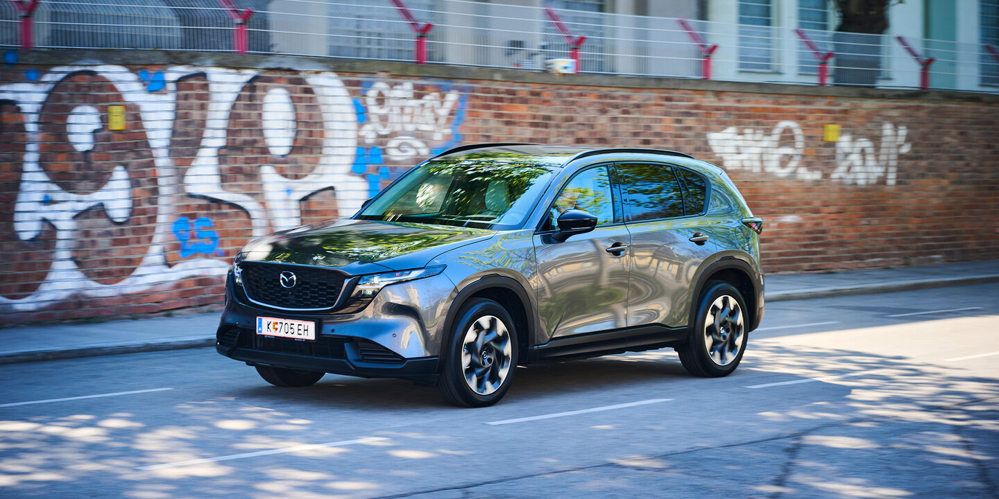 Mazda CX-5 2026 fahrend fotografiert
