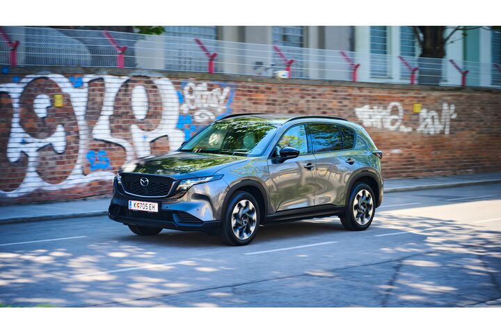 Mazda CX-5 2026 fahrend fotografiert