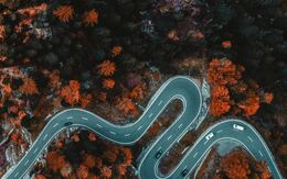 Luftaufnahme vom Malojapass in der Schweiz 