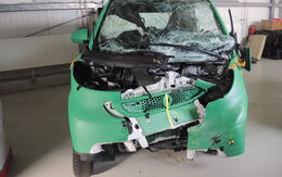 Smart (vs Civic) nach Crash.JPG ÖAMTC