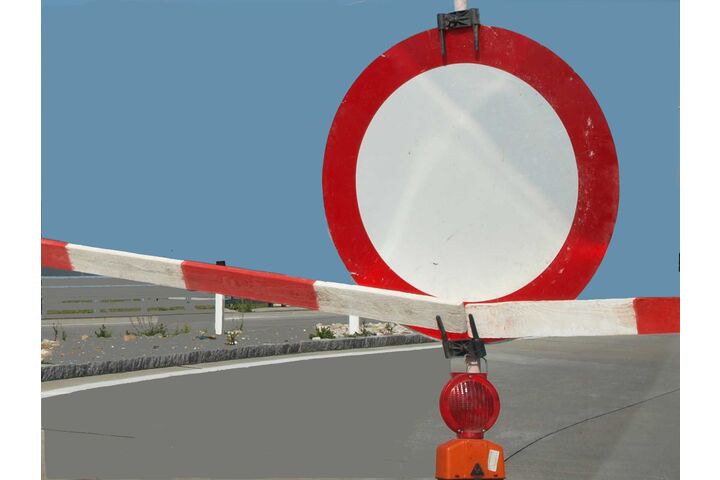 Bild von einem Fahrverbotsschild.