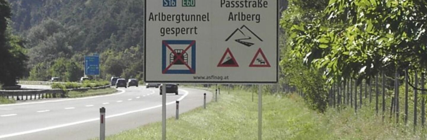 Sperre_Arlbergtunnel_1.jpg ÖAMTC