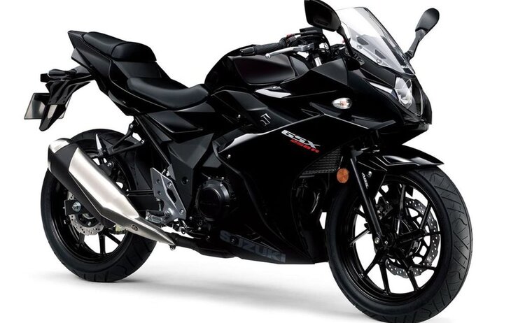 Suzuki GSX-250R.jpg Suzuki GSX-250R.jpg