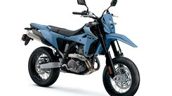 Stehendes Motorrad.