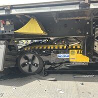 Bild eines Crashtest-Autos, das unter das Heck eines Lkw geraten ist