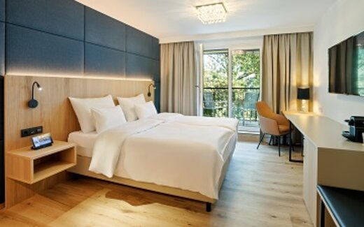 VBG221154_Austria_Trend_Hotel_Maximilian_Deluxe_Zimmer_mit_Balkon Austria Trend Hotels