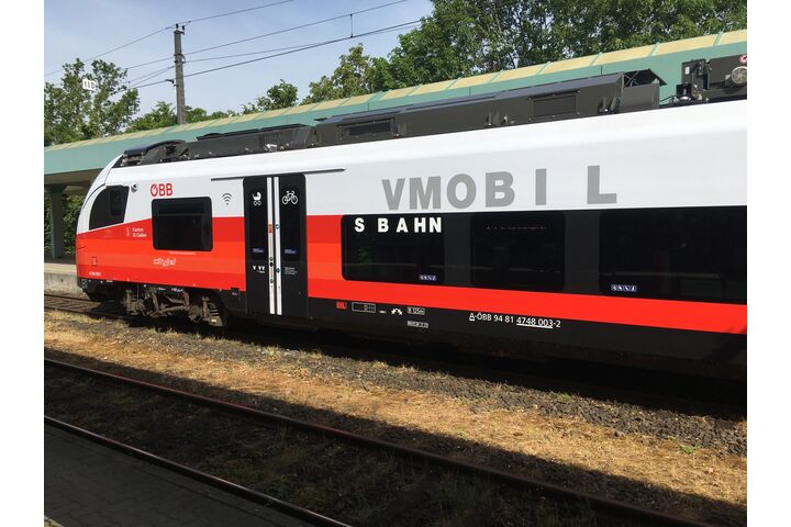 Schnellbahngarnitur Vmobil
