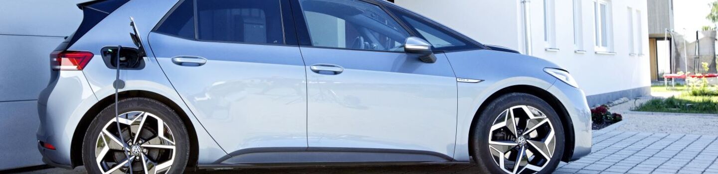 Auto mit mobiler Ladeeinrichtung