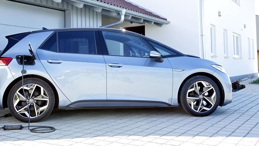 Auto mit mobiler Ladeeinrichtung