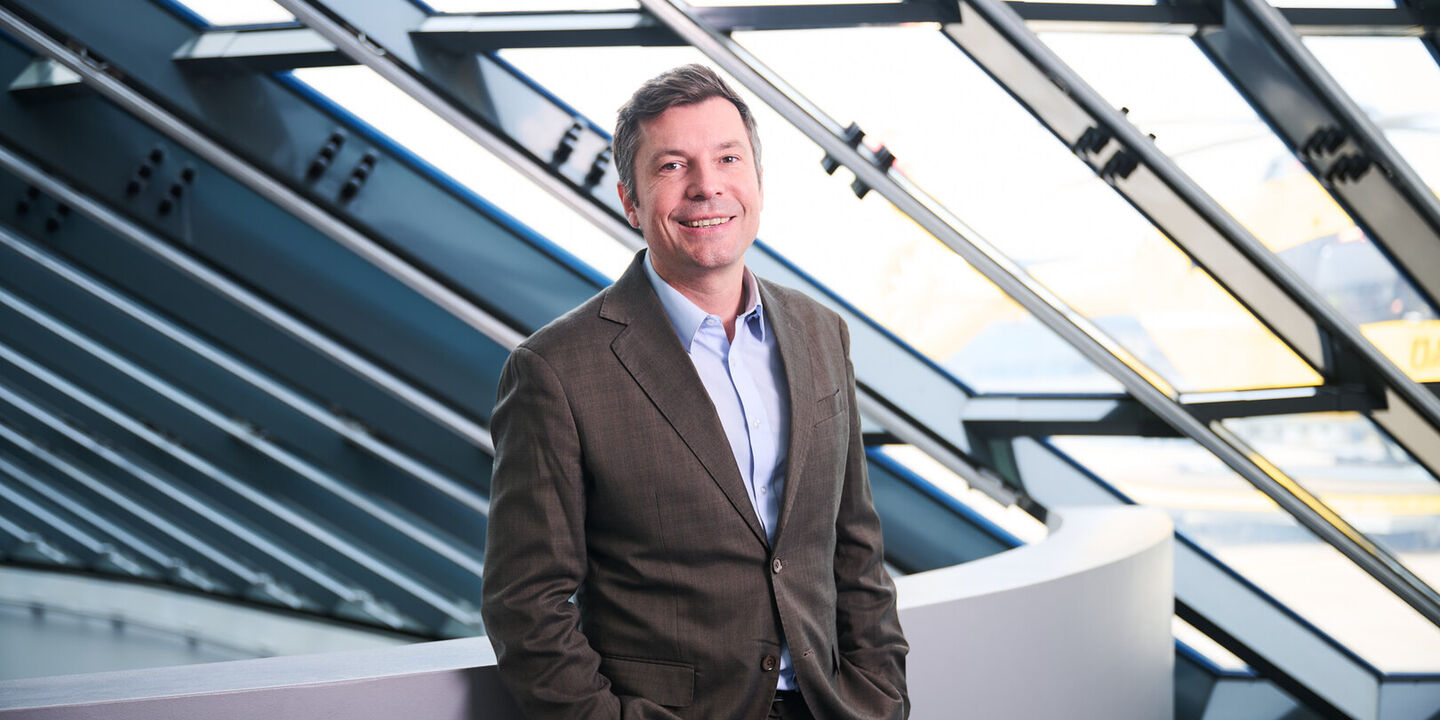 Auf dem Bild ist Tomas Mehlmauer zu sehen. 