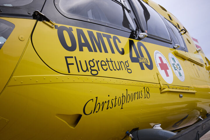 Notarzthubschrauber Christophorus 18 der ÖAMTC-Flugrettung.