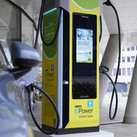 Raiffeisen, ÖAMTC und Siemens machen E-Laden günstiger und nachhaltig