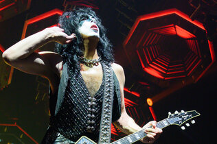 2022_06_kiss_paul_stanley_IV_3er2_1.jpg
