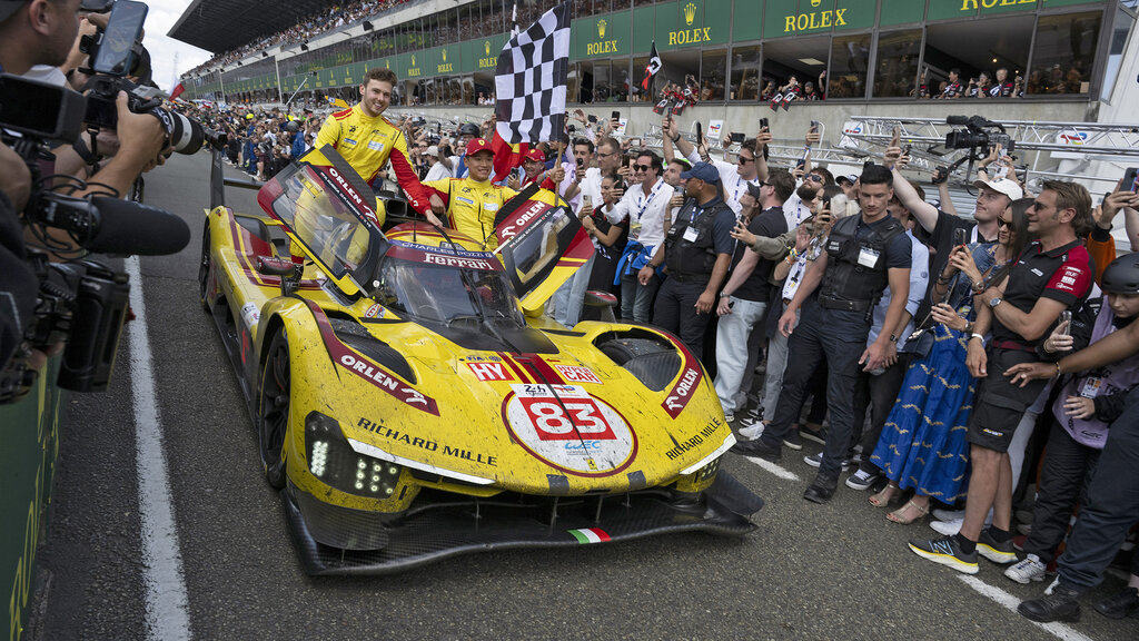 Das Siegerauto, der gelbe AF-Corse Ferrari 