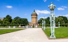 Der 60 Meter hohe Wasserturm ist eines der bekanntes Wahrzeichen Mannheims