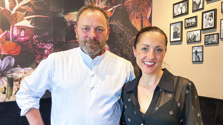 Sternekoch Tommy R. Möbius mit seiner Frau Elli in deren Restaurant Möbius
