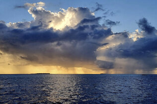 Malediven dunkle Wolken