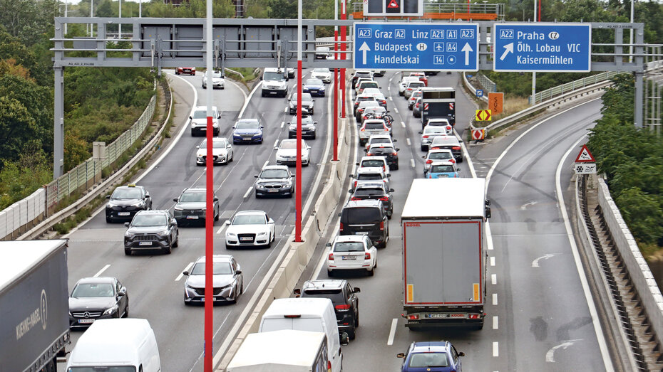 Dichter Verkehr auf der A23