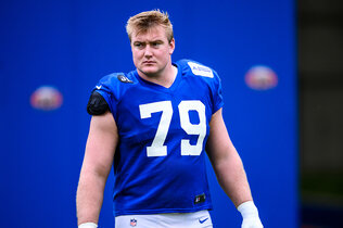 Foto zeigt den Oberkörper des österreichischen NFL-Profis Bernhard Raimann.