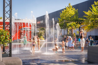 2407-OC-Architektur-Hugo-Boss-Platz-01(c) Outletcity Metzingen_CMS.jpeg