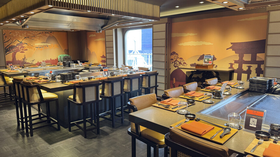 Ein Spezialitätenrestaurant auf einem Kreuzfahrtschiff.