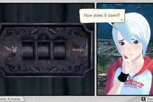 Videospielfigur Ashley, ein Mädchen mit kurzen, weißen Haaren, einer schwarzen Hose und einem weiß-roten Pull, starrt ein eisernes Codeschloss an und fragt sich, wie es zu öffnen ist.