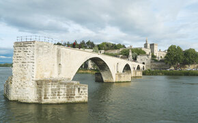 Avignon Brücke Roland Fibich CMS.jpg Roland Fibich/auto touring