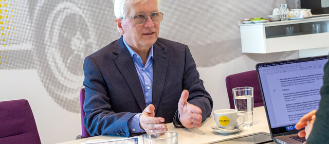 Professor Manfred Schrödl beim ÖAMTC während des Interviews mit Stephan Höckner